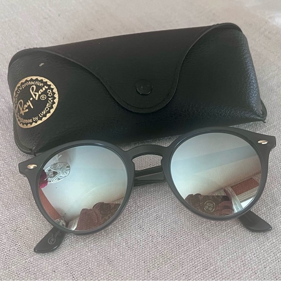 Ray Ban Round Mirrored Sunglasses